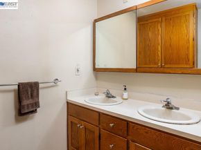 6727 Sunnyslope Ave, Castro Valley CA 94552