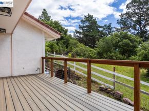 6727 Sunnyslope Ave, Castro Valley CA 94552