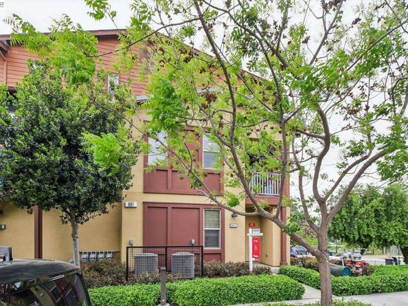 601 Sandalwood Dr 2, Livermore CA 94551