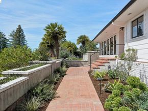 246 Pershing Dr, Oakland CA 94611