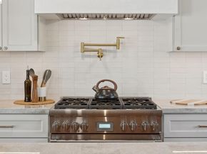 246 Pershing Dr, Oakland CA 94611