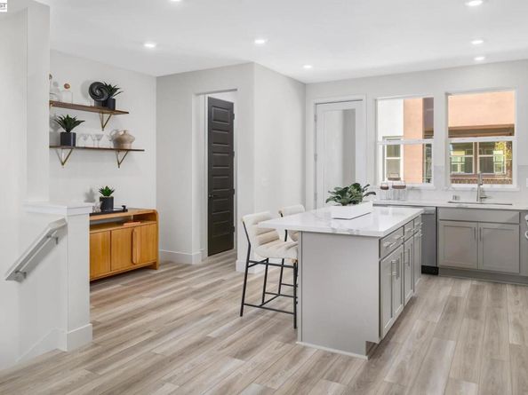 2072 Barnes Wharf Lane, Alameda CA 94501
