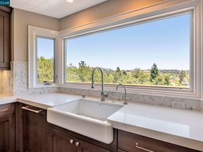 1825 Saint Andrews Dr, Moraga CA 94556