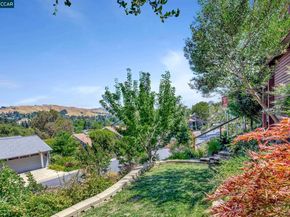 1825 Saint Andrews Dr, Moraga CA 94556