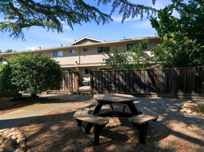 30 Miramonte Dr, Moraga CA 94556