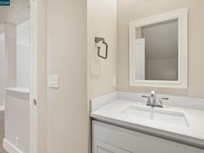 30 Miramonte Dr, Moraga CA 94556