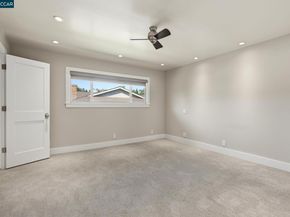30 Miramonte Dr, Moraga CA 94556