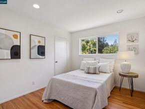 135 Canon Dr, Orinda CA 94563