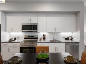 260 Brooklyn Basin Way 426, Oakland CA 94606
