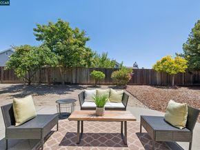 2724 De La Briandais Ct, Pinole CA 94564