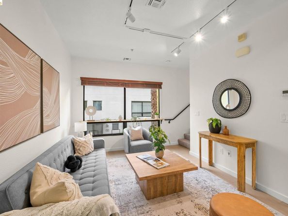 903 Zephyr Dr, Oakland CA 94607