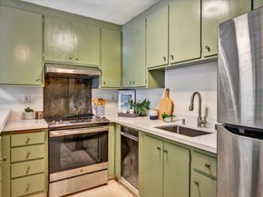 425 Orange St 202, Oakland CA 94610