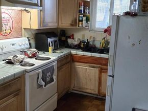 8600 Seneca, Oakland CA 94605