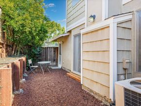 7552 Silvertree Ln 25, Dublin CA 94568