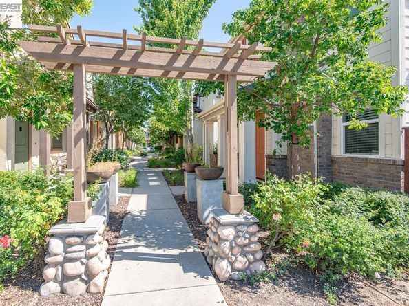 205 Stratus Cmn, Livermore CA 94550