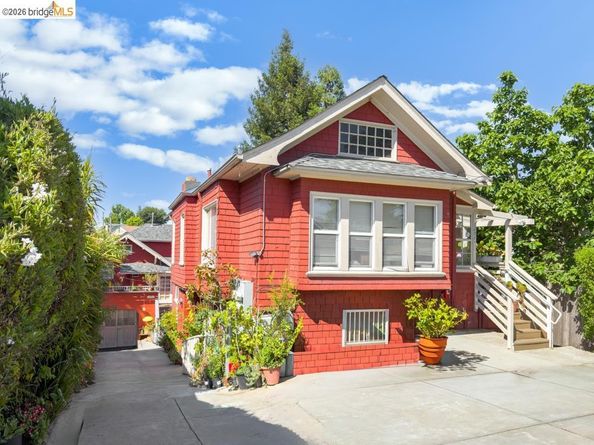 1251 Macarthur Blvd, Oakland CA 94610