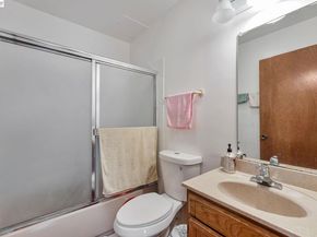 567 Oakland ave 104, Oakland CA 94606