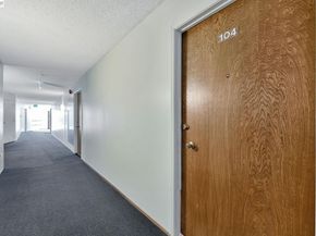 567 Oakland ave 104, Oakland CA 94606