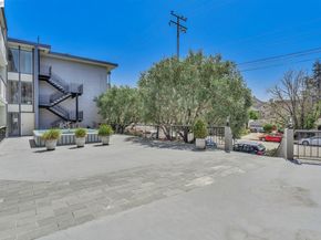 567 Oakland ave 104, Oakland CA 94606
