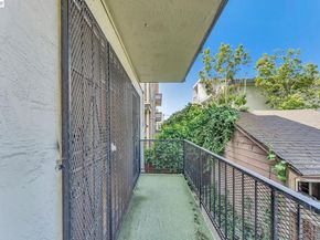 567 Oakland ave 104, Oakland CA 94606