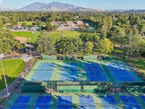 1970 N 6Th St, Concord CA 94519