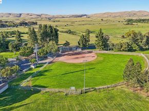 1970 N 6Th St, Concord CA 94519