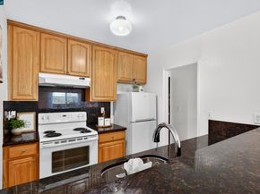 2005 Pleasant Valley Ave 103, Oakland CA 94611