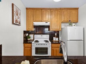 2005 Pleasant Valley Ave 103, Oakland CA 94611