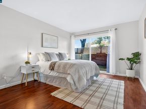 2005 Pleasant Valley Ave 103, Oakland CA 94611