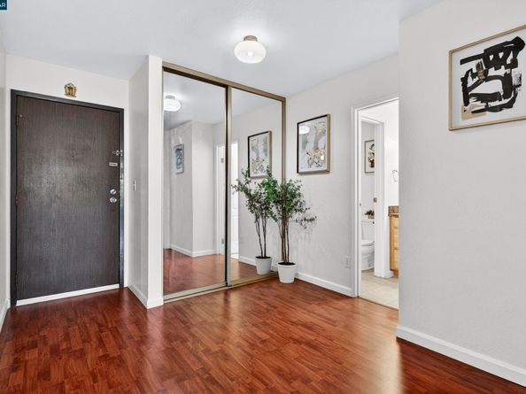 2005 Pleasant Valley Ave 103, Oakland CA 94611