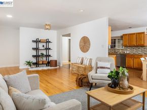 924 Lambaren Ave, Livermore CA 94551