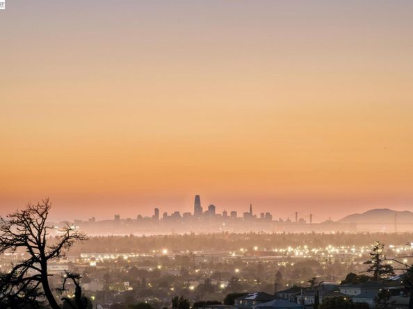 3009 Broadmoor View, Oakland CA 94605
