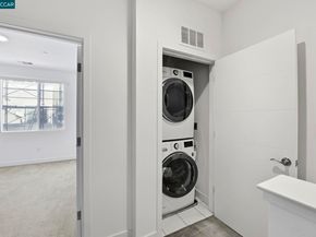 150 Uptown Cir, Oakland CA 94607