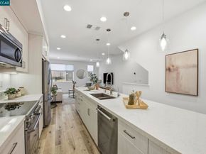 150 Uptown Cir, Oakland CA 94607