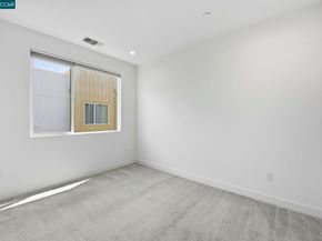 150 Uptown Cir, Oakland CA 94607