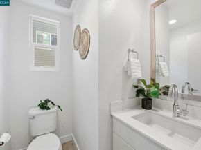 150 Uptown Cir, Oakland CA 94607
