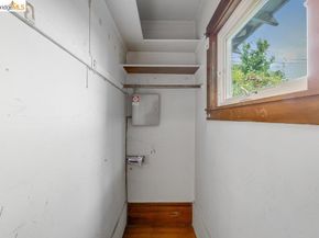 1415 Hampel Street, Oakland CA 94602