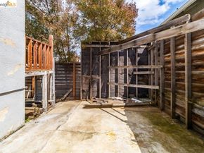 1415 Hampel Street, Oakland CA 94602