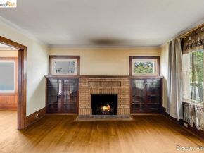 1415 Hampel Street, Oakland CA 94602