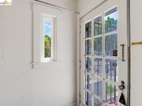 1415 Hampel Street, Oakland CA 94602