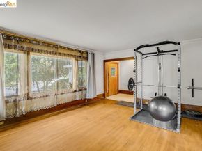 1415 Hampel Street, Oakland CA 94602