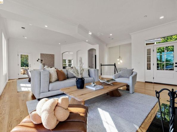 6203 Westwood Way, Oakland CA 94611