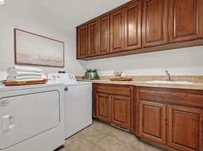 6203 Westwood Way, Oakland CA 94611