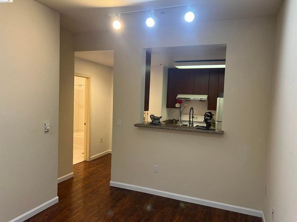 989 Franklin Street 307, Oakland CA 94607