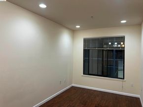 989 Franklin Street 307, Oakland CA 94607