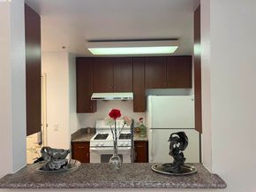 989 Franklin Street 307, Oakland CA 94607