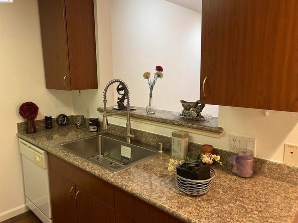 989 Franklin Street 307, Oakland CA 94607