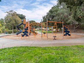 611 Waterford Pl, Pinole CA 94564