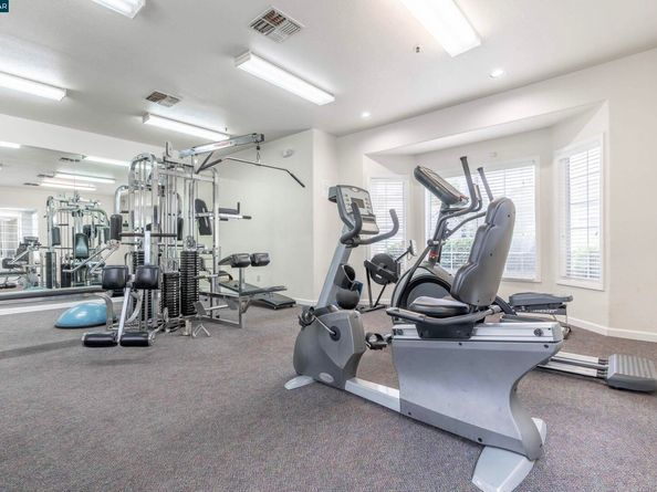 611 Waterford Pl, Pinole CA 94564
