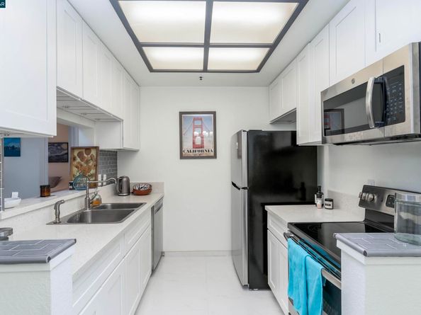 611 Waterford Pl, Pinole CA 94564